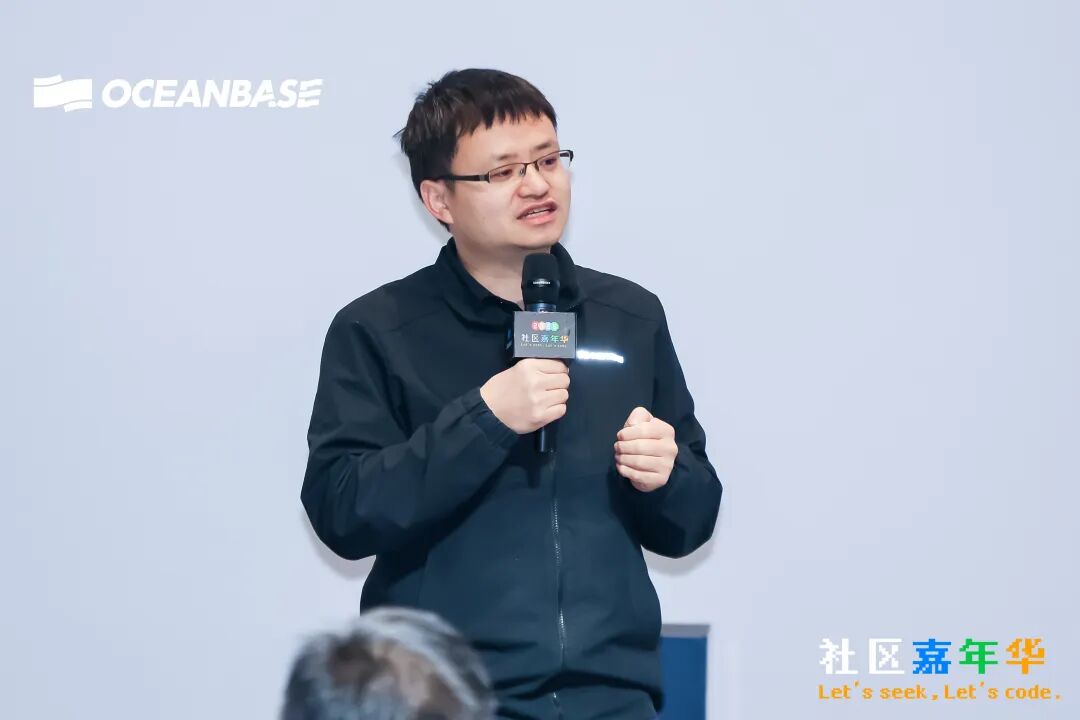 社区嘉年华现场直击!开源开放,生态共赢!13岁少年拿下 AI Coding 第二名!