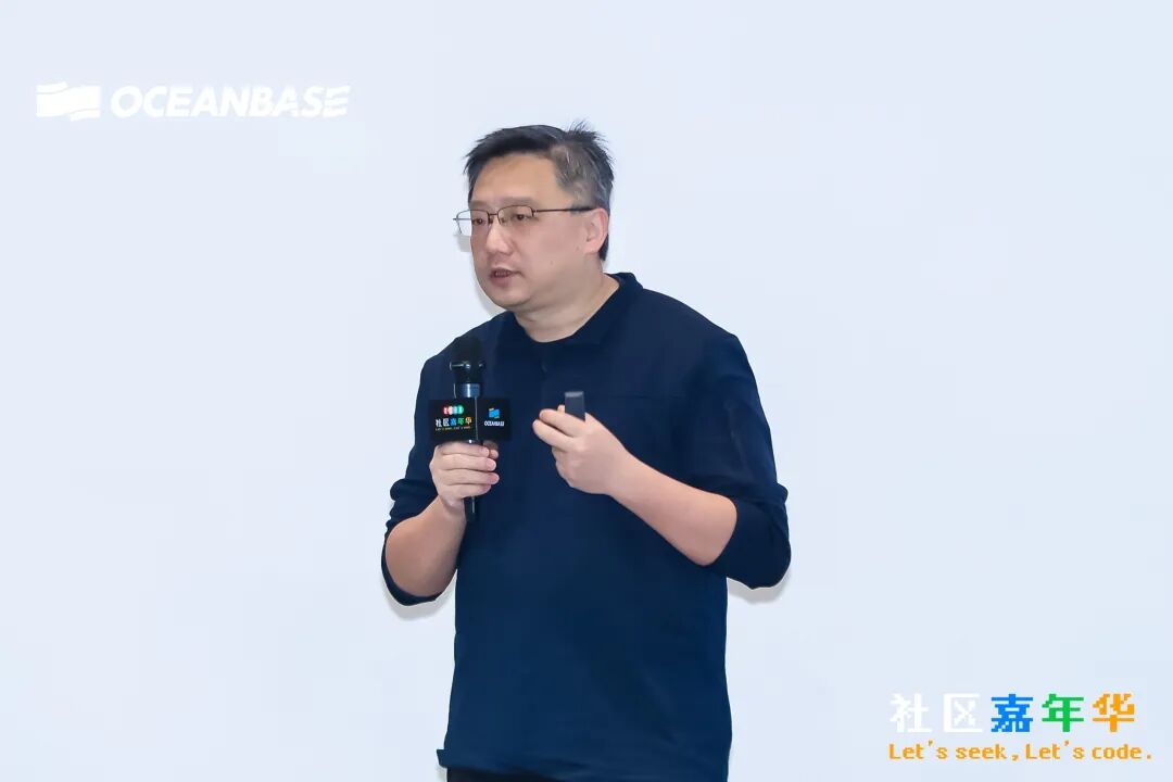 社区嘉年华现场直击!开源开放,生态共赢!13岁少年拿下 AI Coding 第二名!